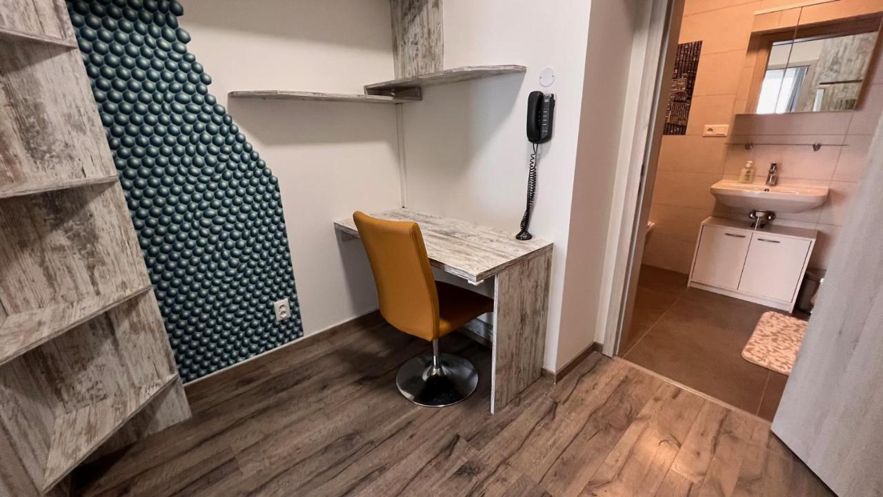 Air-Conditioned, 2 Room Apartment With Balcony, New Building Raca Bratislava Dış mekan fotoğraf