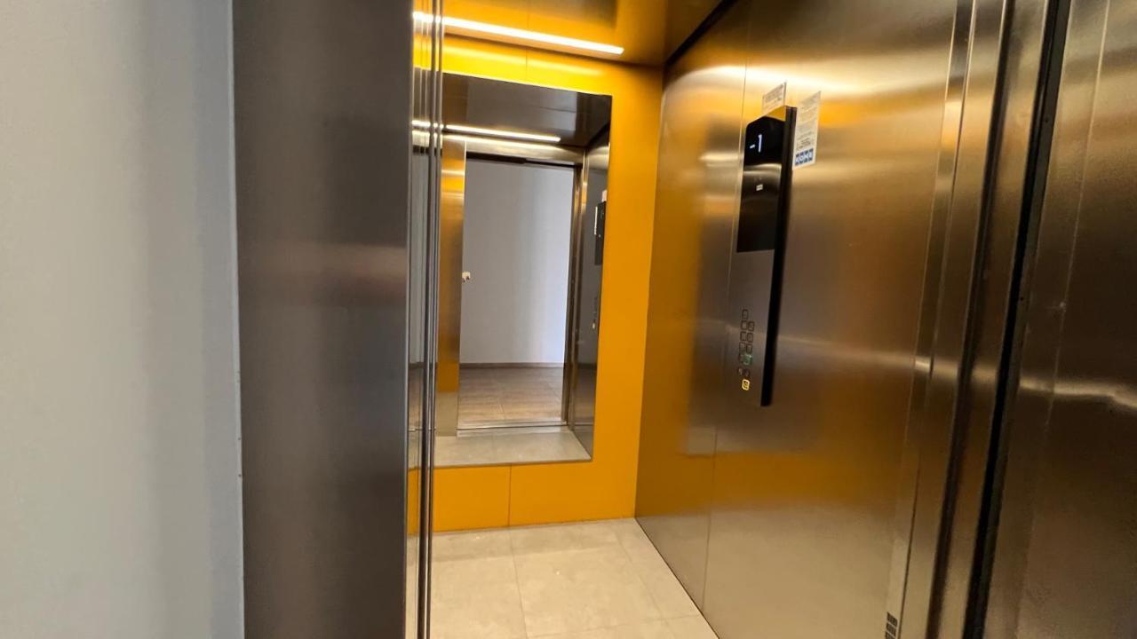 Air-Conditioned, 2 Room Apartment With Balcony, New Building Raca Bratislava Dış mekan fotoğraf