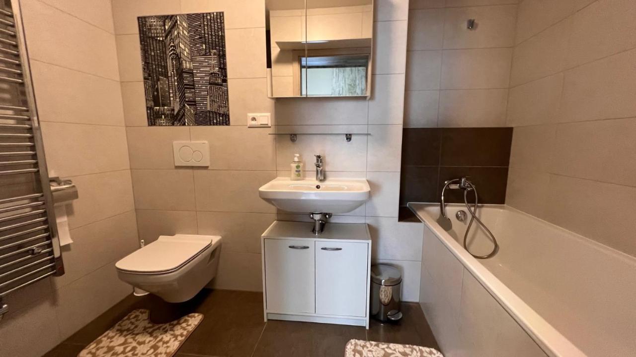 Air-Conditioned, 2 Room Apartment With Balcony, New Building Raca Bratislava Dış mekan fotoğraf