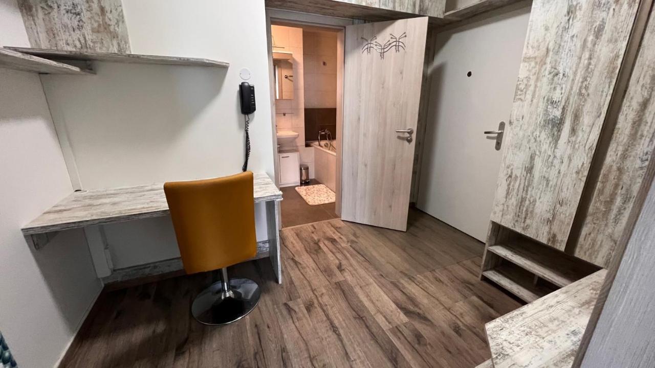 Air-Conditioned, 2 Room Apartment With Balcony, New Building Raca Bratislava Dış mekan fotoğraf